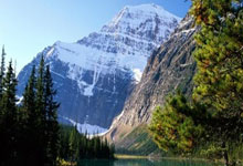 官方：重庆铜梁龙签下山东泰山B队球员张英凯.